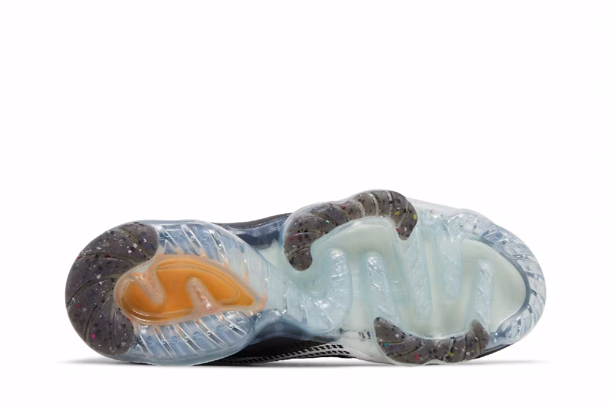 Nike Air VaporMax 2021 Flyknit GS White Kumquat, view 5