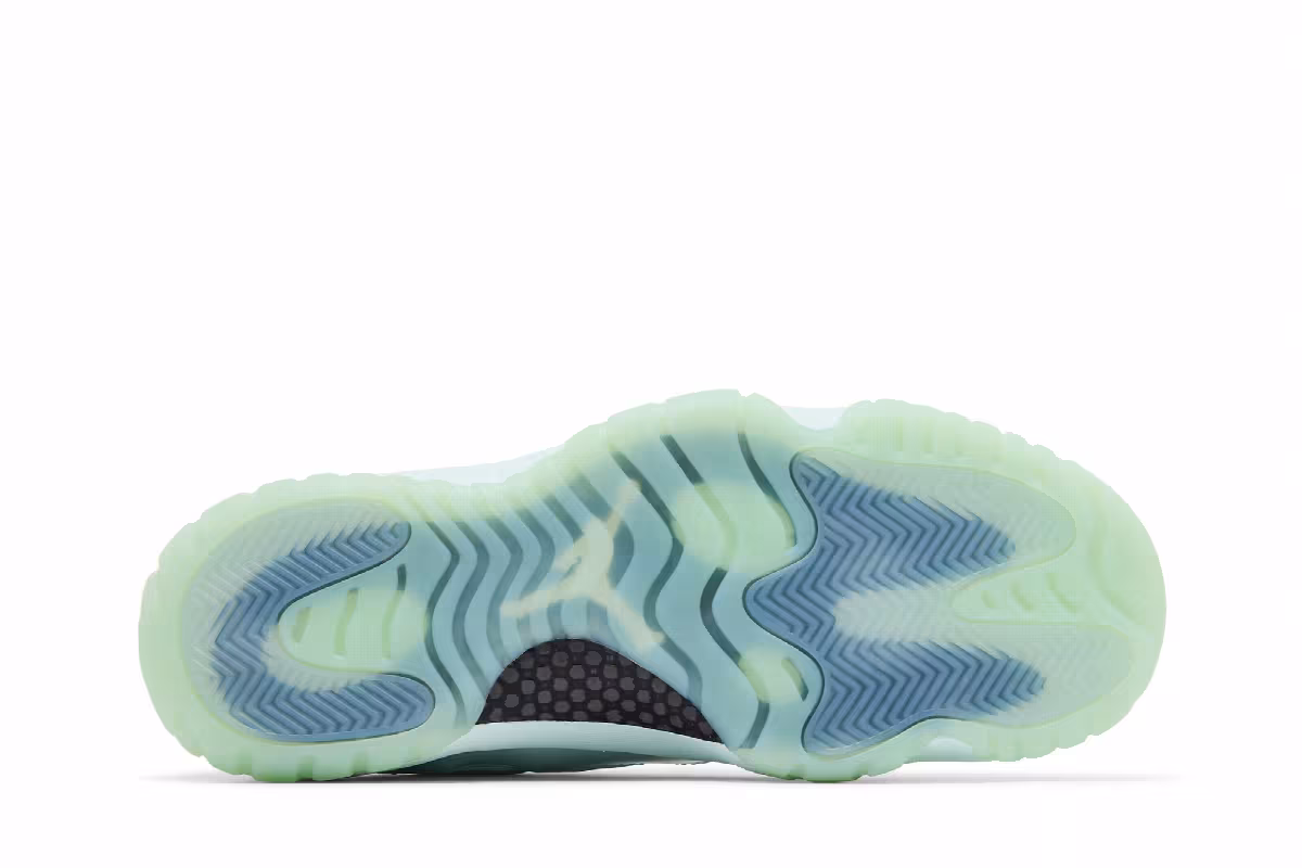 JAIDE x Women's Air Jordan 11 Low Fiberglass, view 5