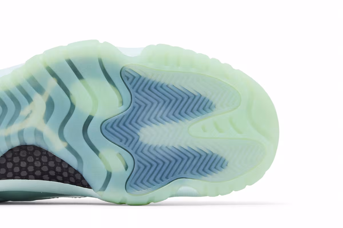 JAIDE x Women's Air Jordan 11 Low Fiberglass, view 6