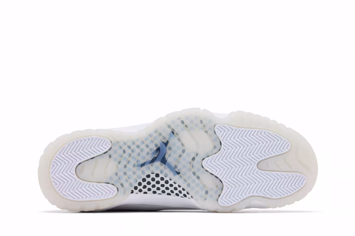Comme des Garçons x Air Jordan 11 White, view 5