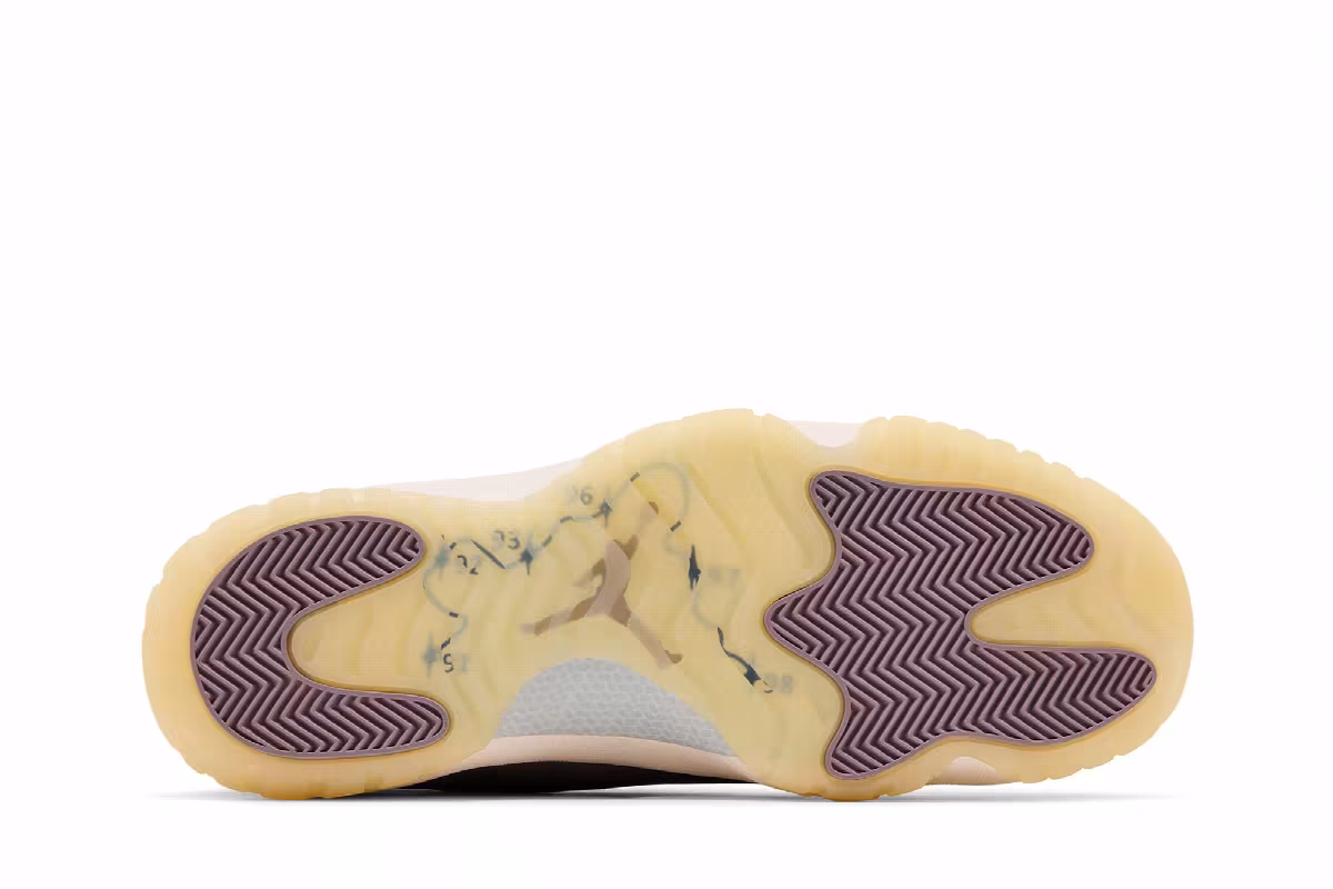 Air Jordan 11 Tokyo, view 5