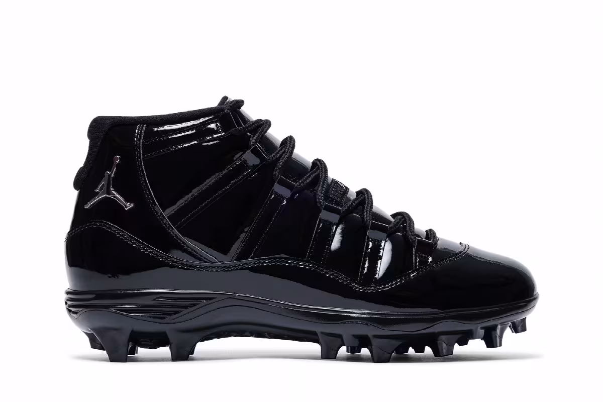 Air Jordan 11 Mid TD Cleat Patent Black, view 2