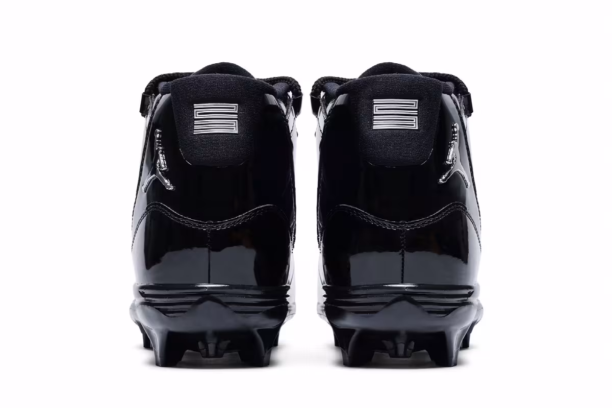 Air Jordan 11 Mid TD Cleat Patent Black, view 7