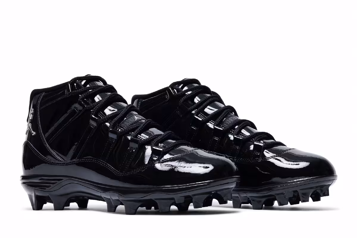 Air Jordan 11 Mid TD Cleat Patent Black, view 9
