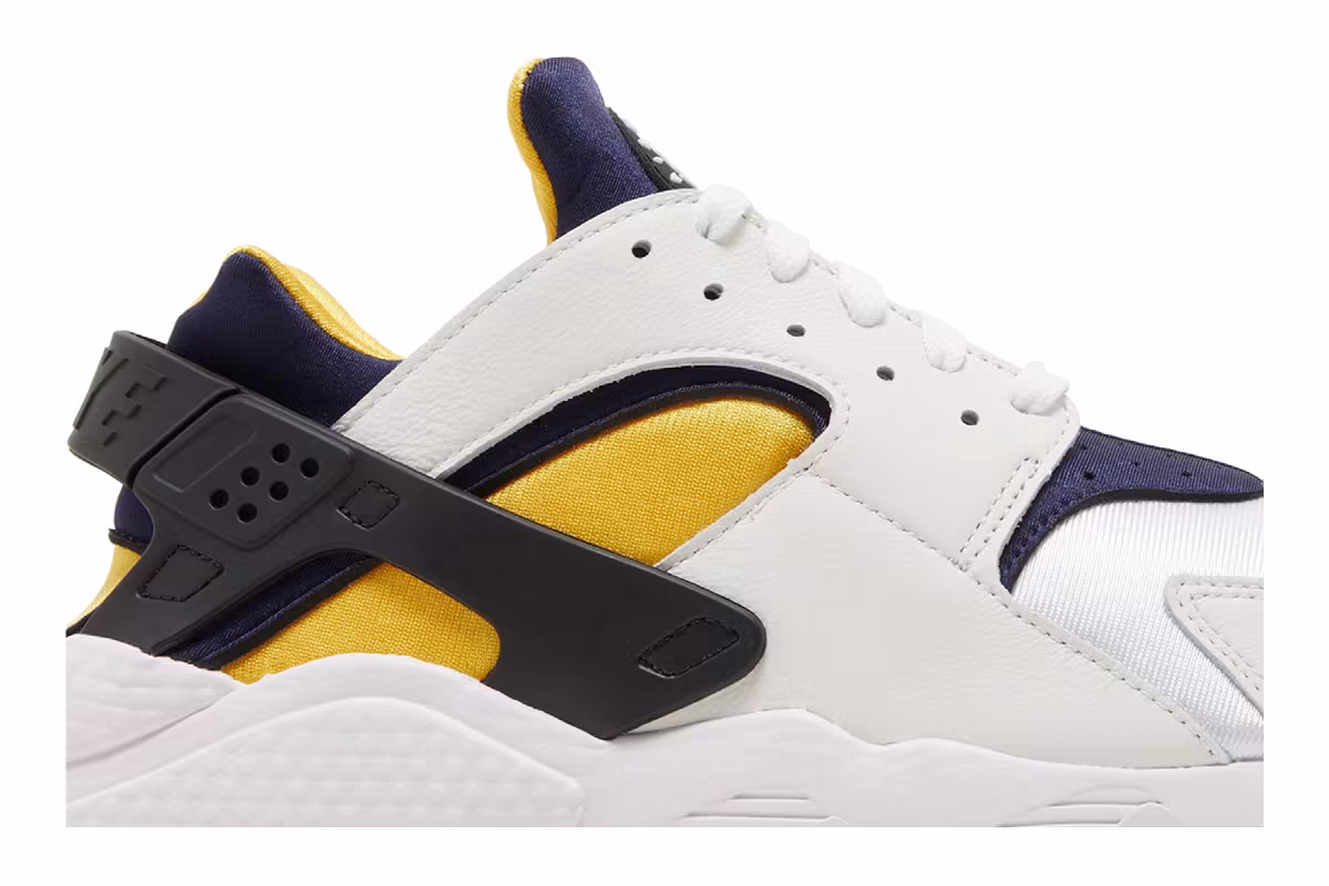 Nike Air Huarache Michigan, view 3