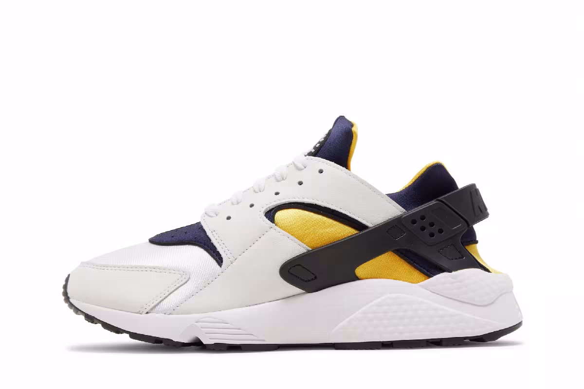 Nike Air Huarache Michigan, view 4