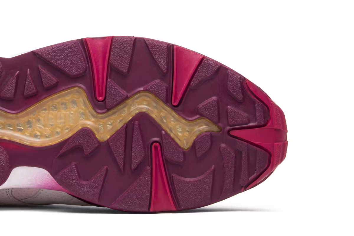 Ronnie Fieg x Puma R698 Sakura, view 6