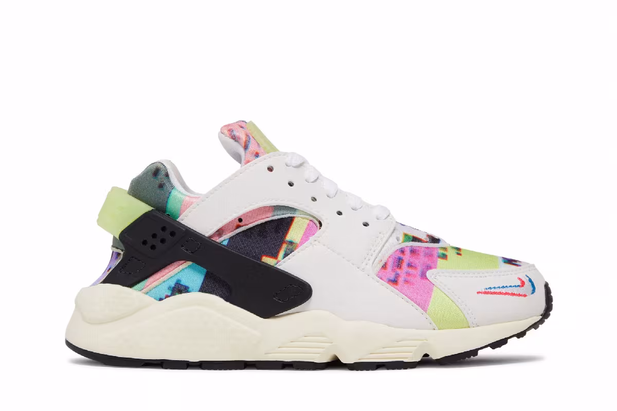 Nike Women's Air Huarache Pixel, view 2