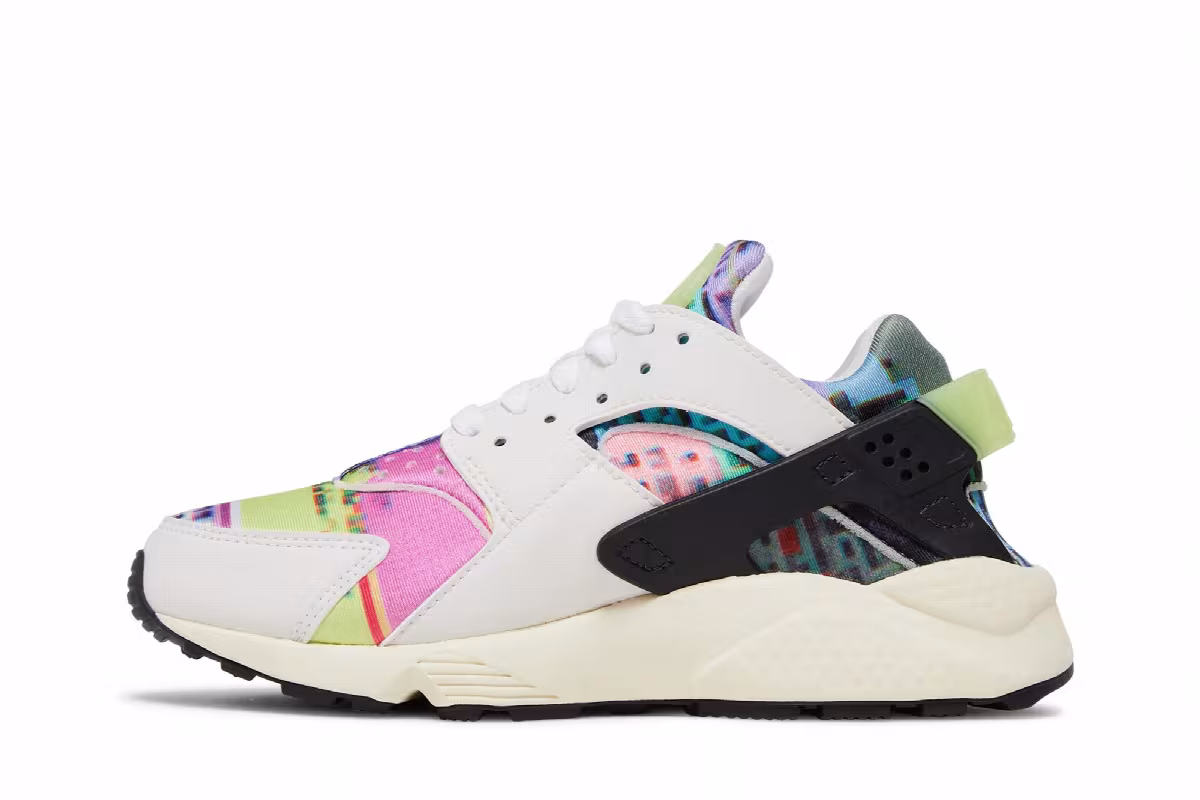 Nike Women's Air Huarache Pixel, view 4