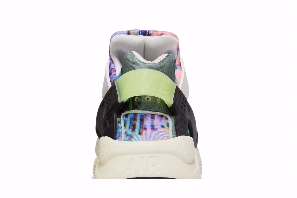 Nike Women's Air Huarache Pixel, view 8