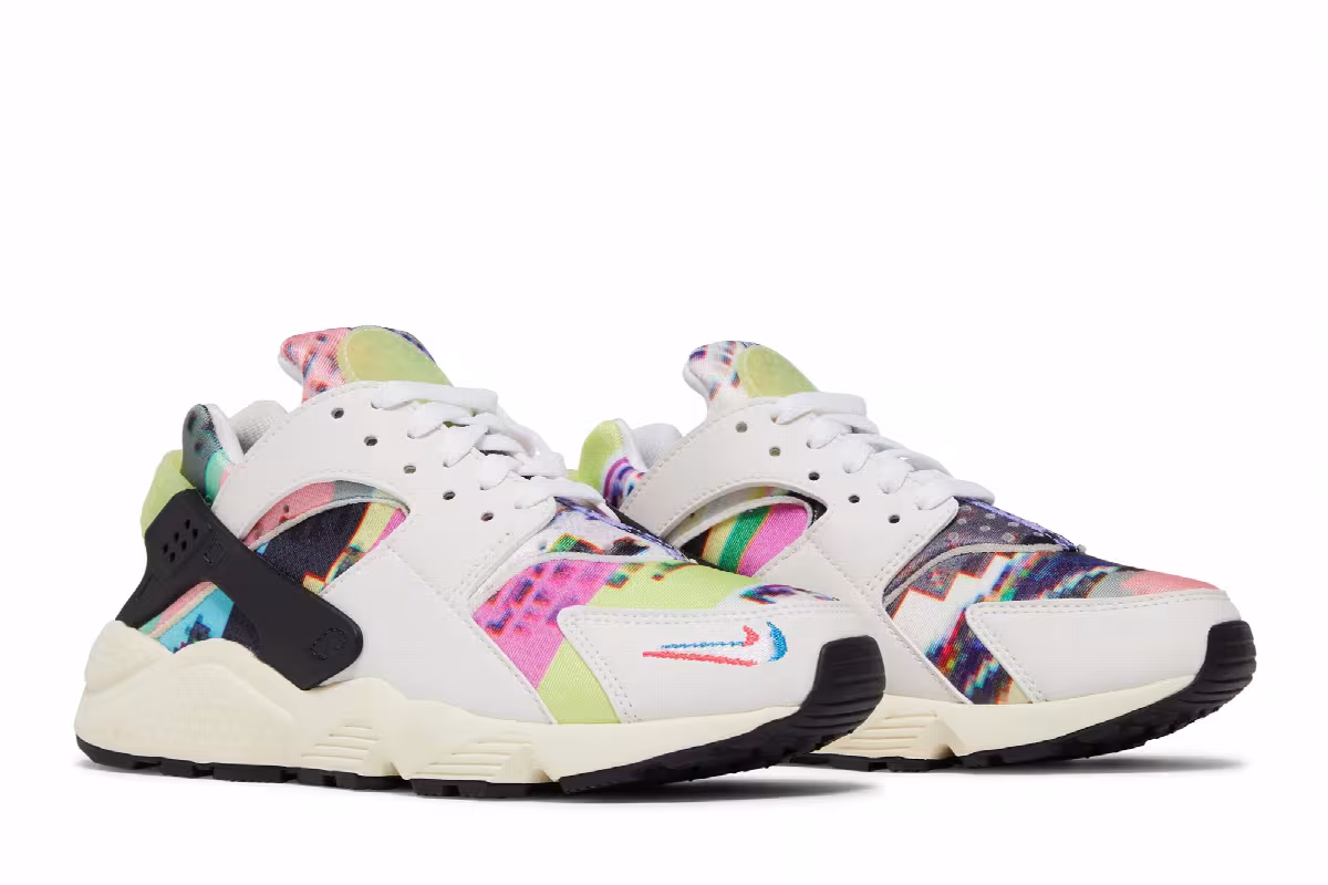 Nike Women's Air Huarache Pixel, view 9