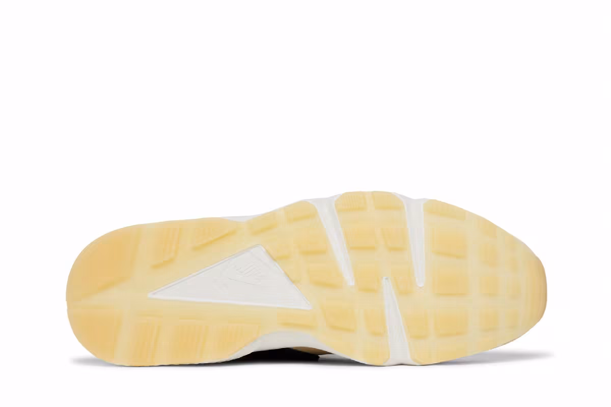 Nike Air Huarache Yin Yang, view 5