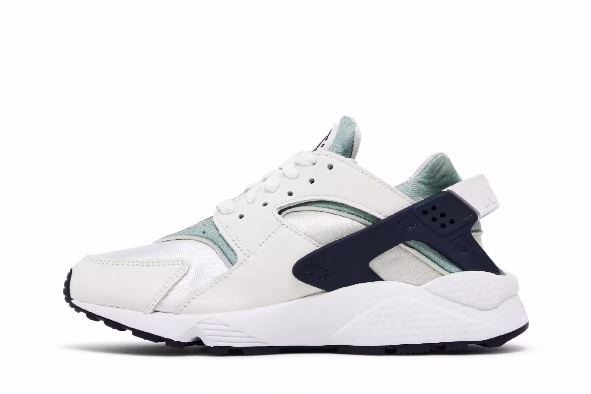 Nike Women's Air Huarache Photon Dust Mica Green, view 4