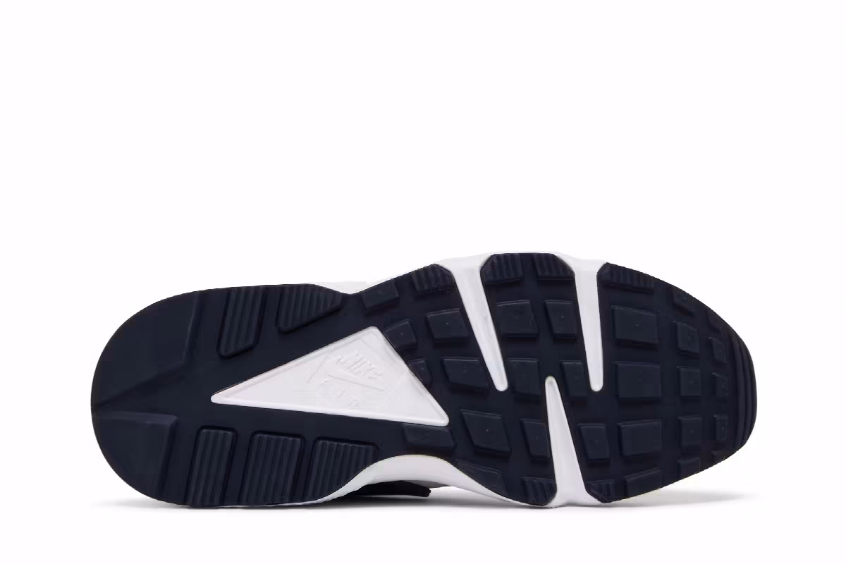 Nike Women's Air Huarache Photon Dust Mica Green, view 5
