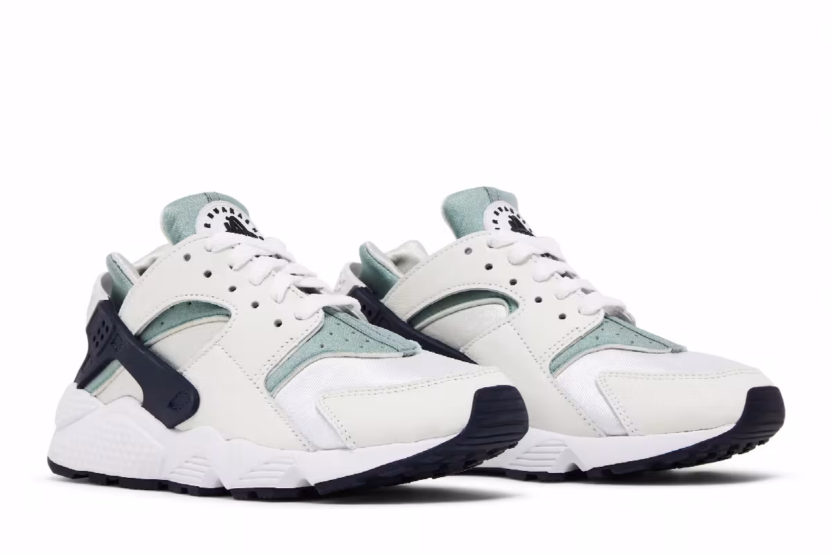 Nike Women's Air Huarache Photon Dust Mica Green, view 9