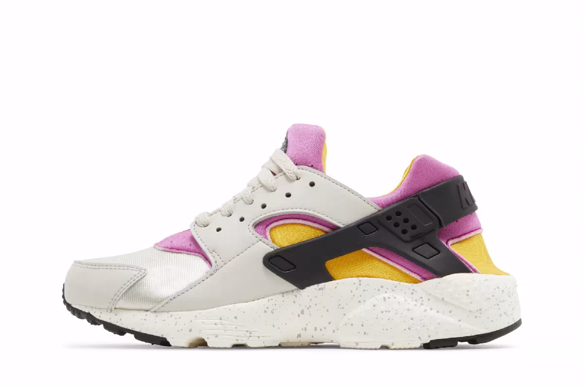 Nike Huarache Run GS Light Bone University Gold Pink, view 4