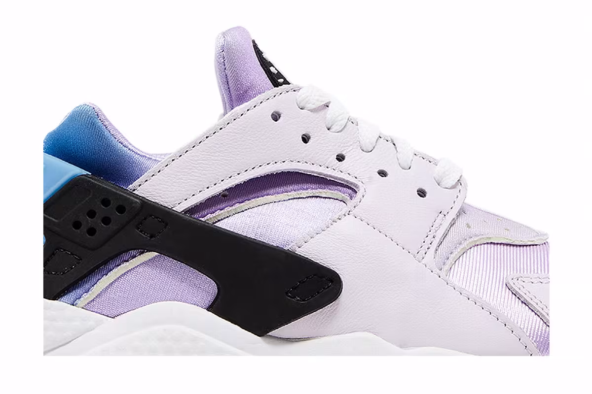 Nike Women's Air Huarache Lilac, view 3