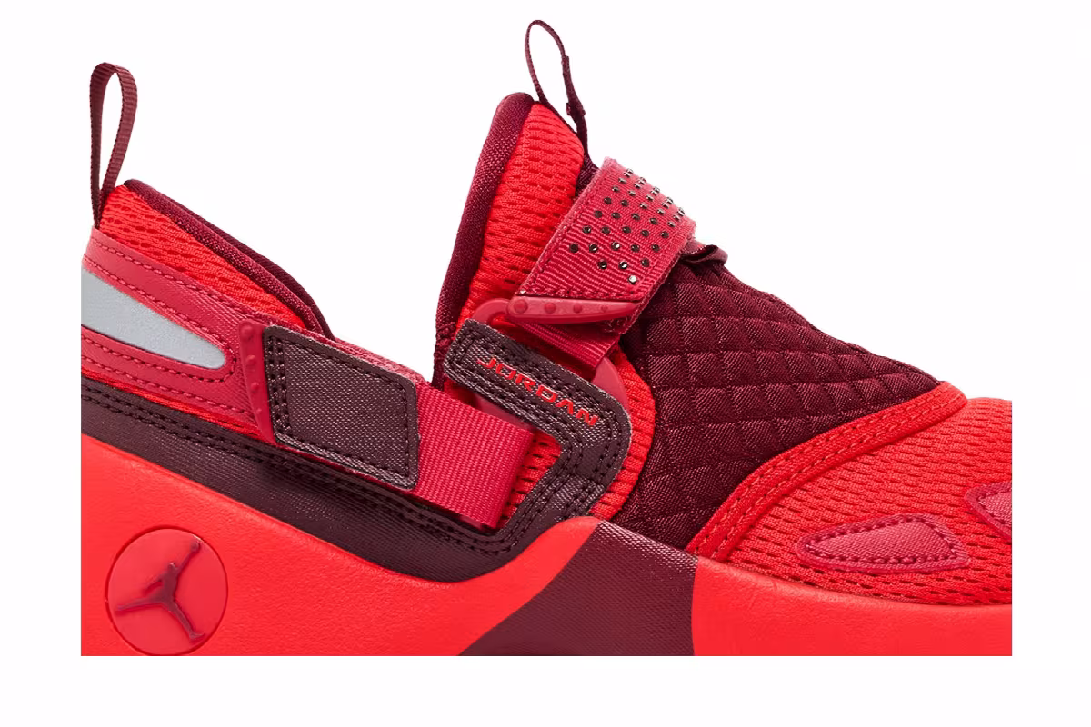 Air Jordan Women's Jordan Trunner LX Chile Red, view 3