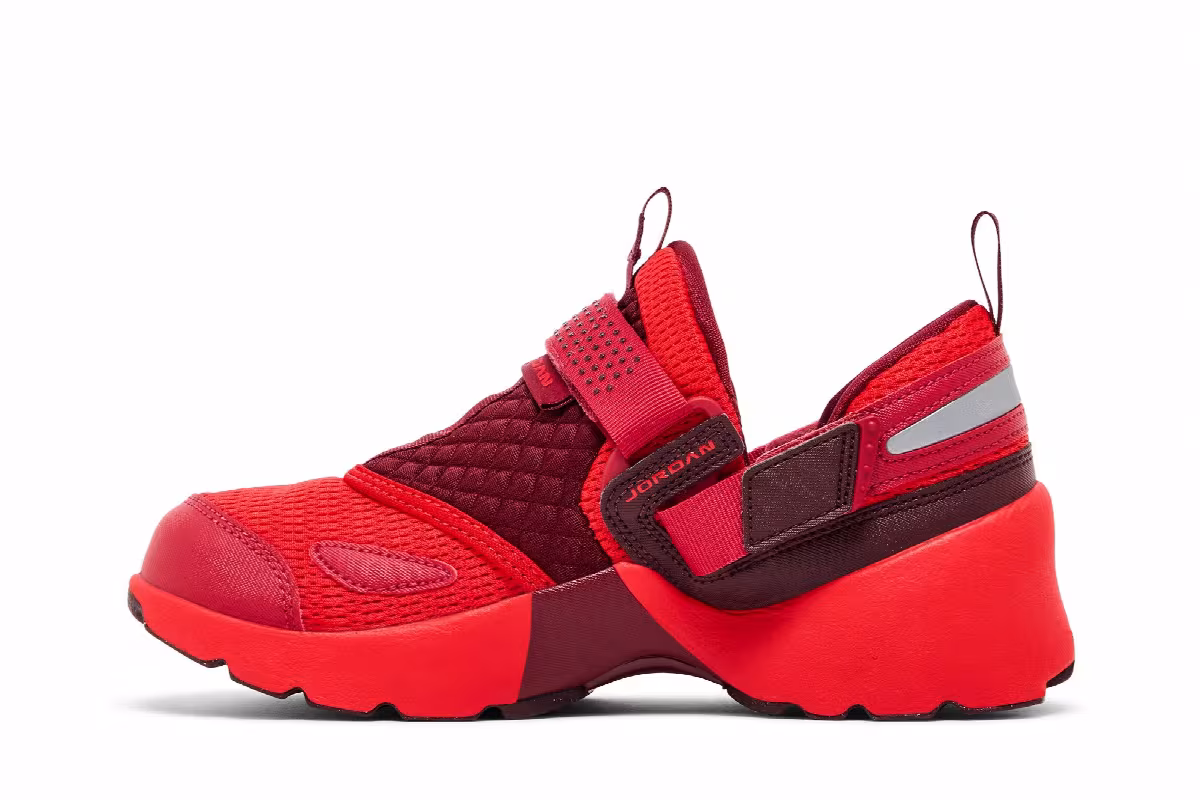 Air Jordan Women's Jordan Trunner LX Chile Red, view 4
