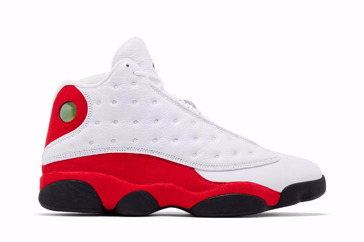 Air Jordan 13 Chicago 2026, view 2
