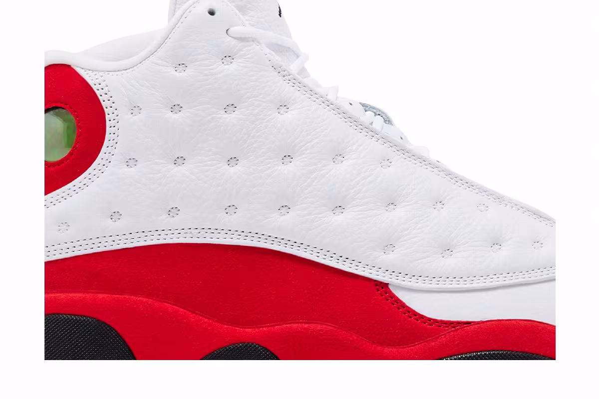 Air Jordan 13 Chicago 2026, view 3