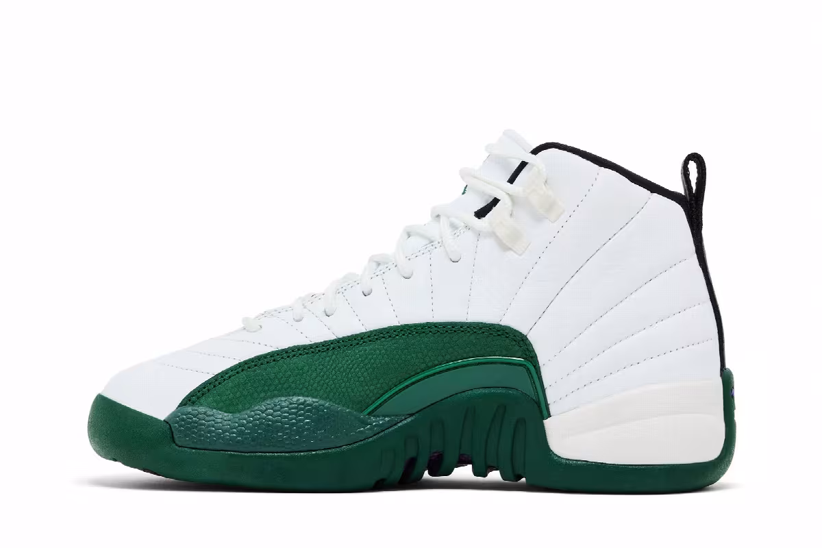 Air Jordan 12 GS Bucks, view 4