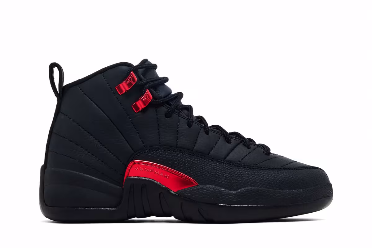 Air Jordan 12 GS Bloodline, view 2