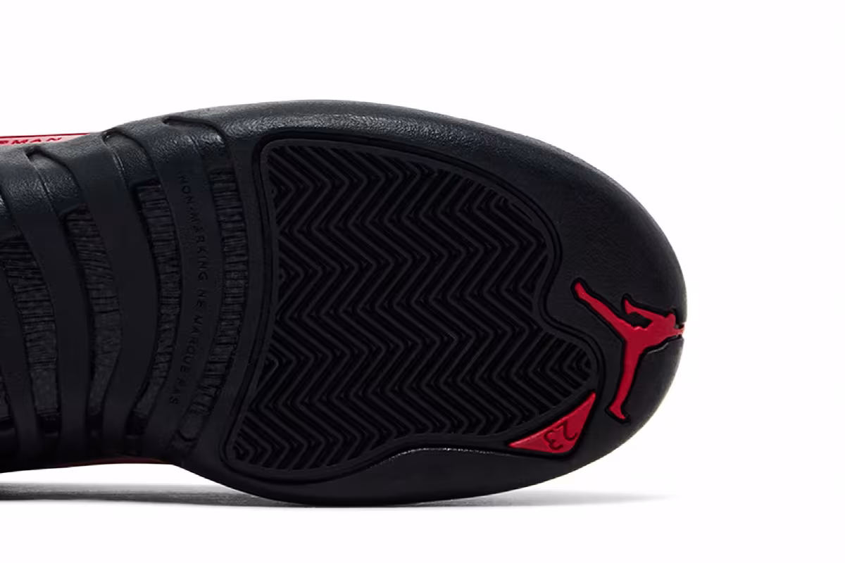 Air Jordan 12 GS Bloodline, view 6