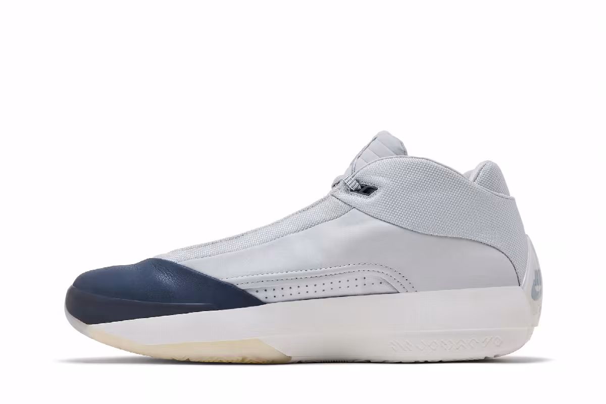 Air Jordan 40 Photon Dust, view 4