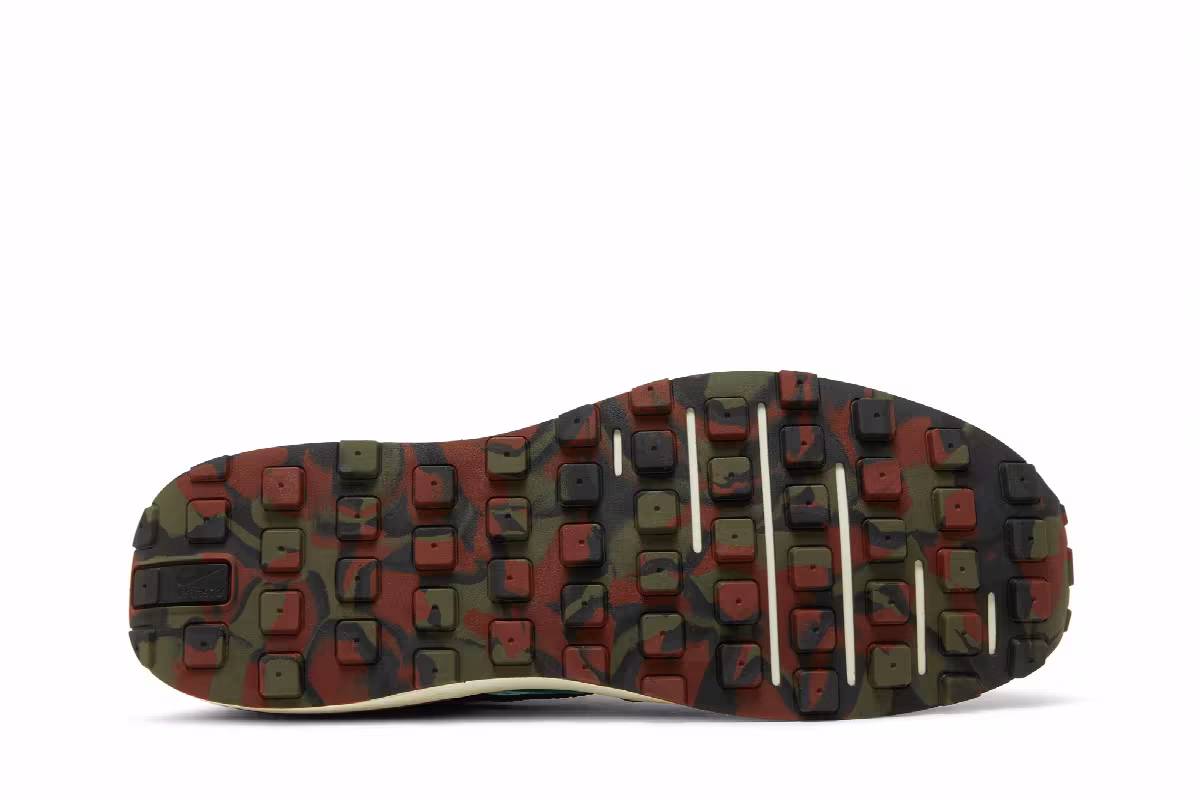 Nike Waffle One SE Camo Soles - Golden Moss, view 5