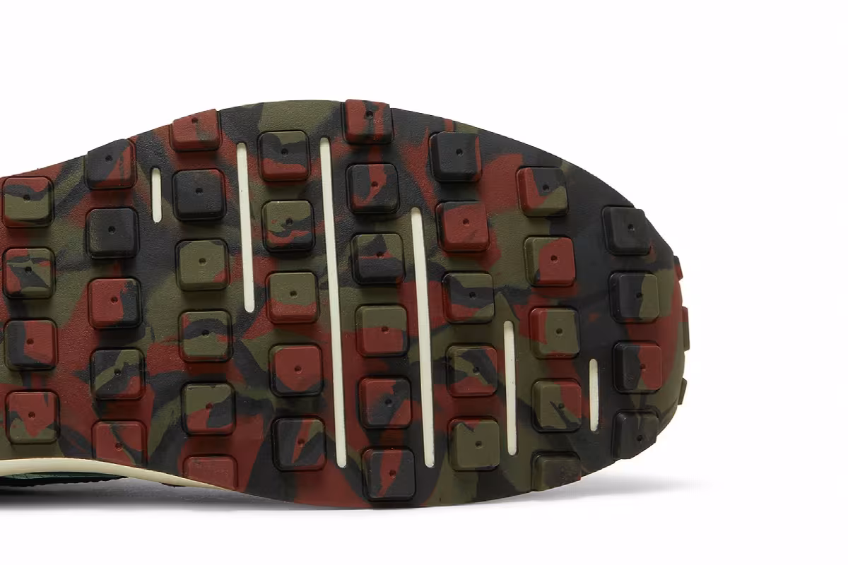 Nike Waffle One SE Camo Soles - Golden Moss, view 6