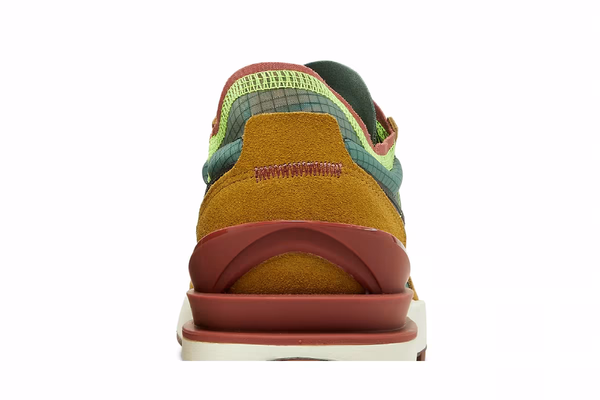 Nike Waffle One SE Camo Soles - Golden Moss, view 8