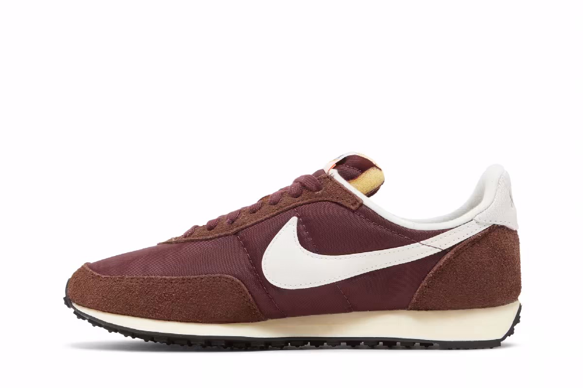 Nike Waffle Trainer 2 SE Burgundy Crush, view 4