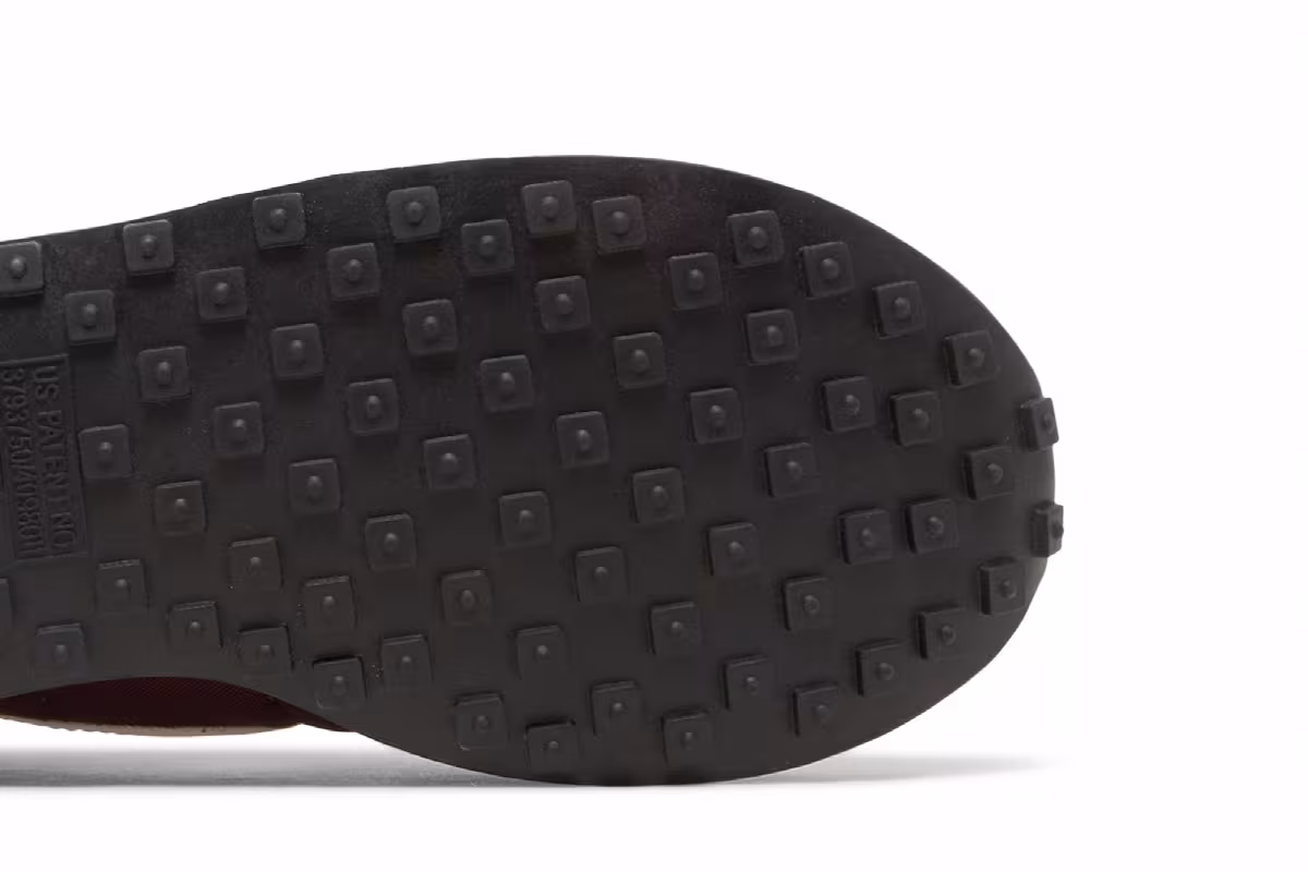 Nike Waffle Trainer 2 SE Burgundy Crush, view 6