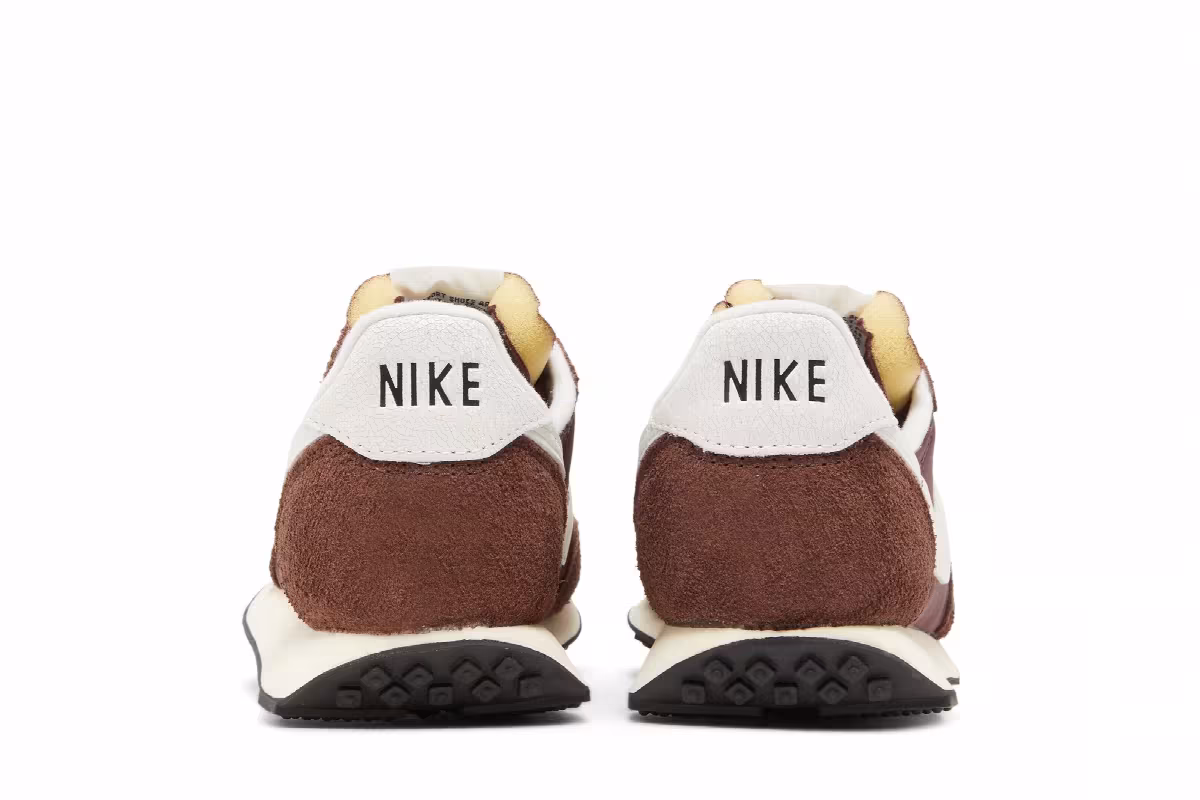 Nike Waffle Trainer 2 SE Burgundy Crush, view 7