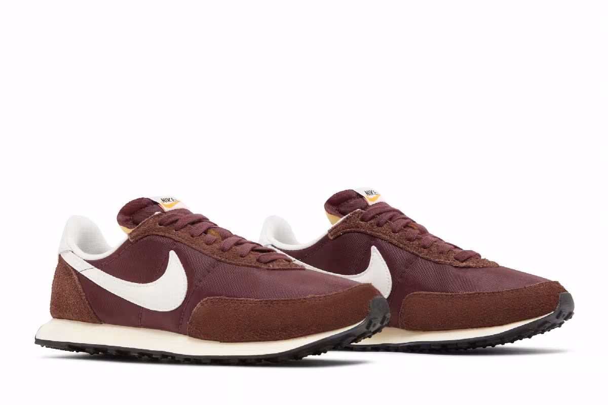 Nike Waffle Trainer 2 SE Burgundy Crush, view 9