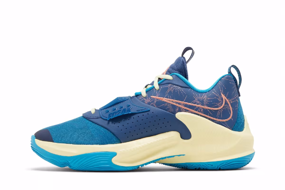 Nike Zoom Freak 3 NRG Valentines Day, view 4