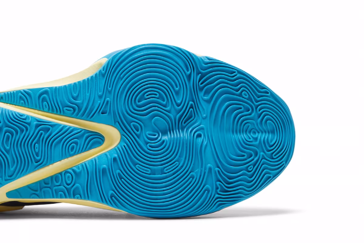 Nike Zoom Freak 3 NRG Valentines Day, view 6