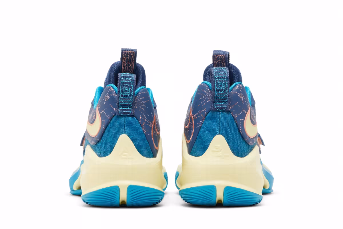 Nike Zoom Freak 3 NRG Valentines Day, view 7