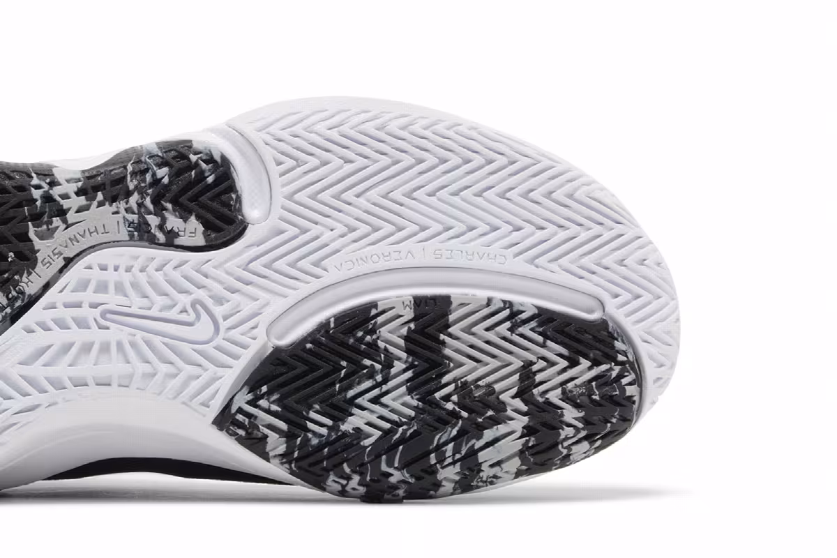 Nike Giannis Immortality 2 GS Black White, view 6