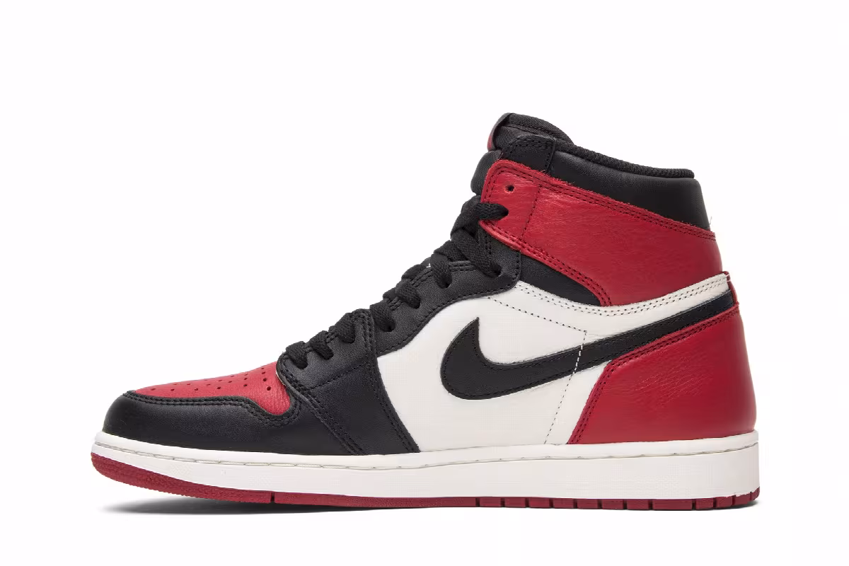 Air Jordan 1 High OG Bred Toe, view 4