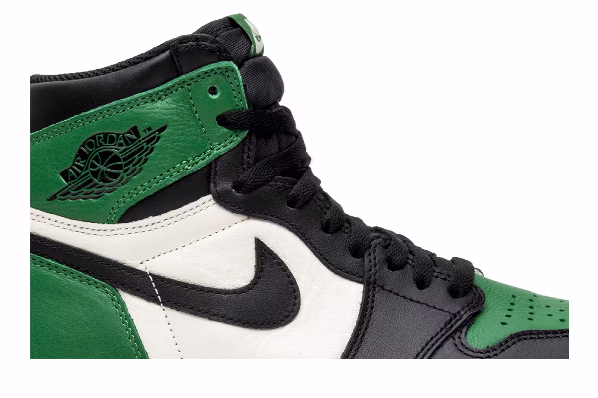 Air Jordan 1 High OG Pine Green, view 3