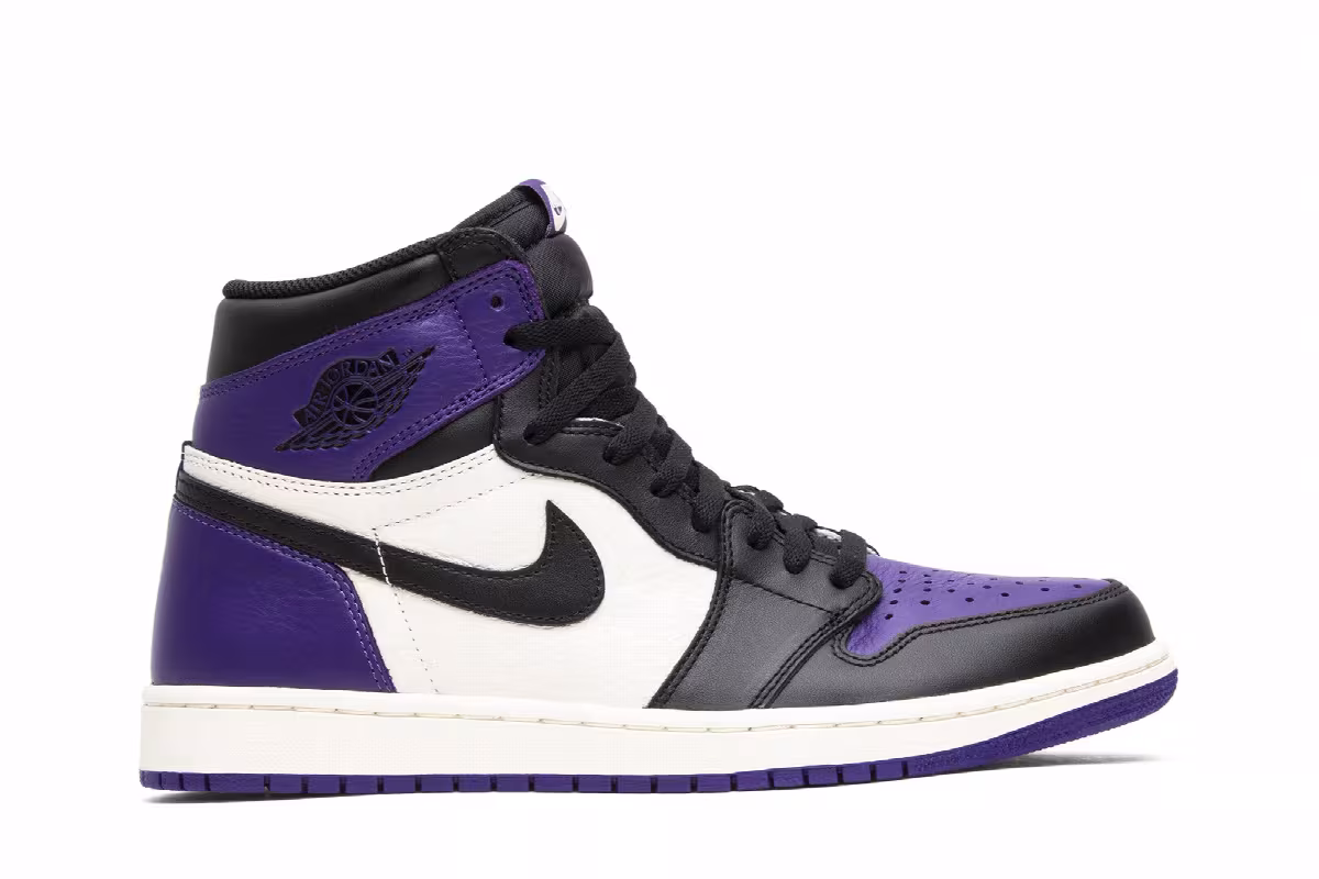 Air Jordan 1 High OG Court Purple, view 2