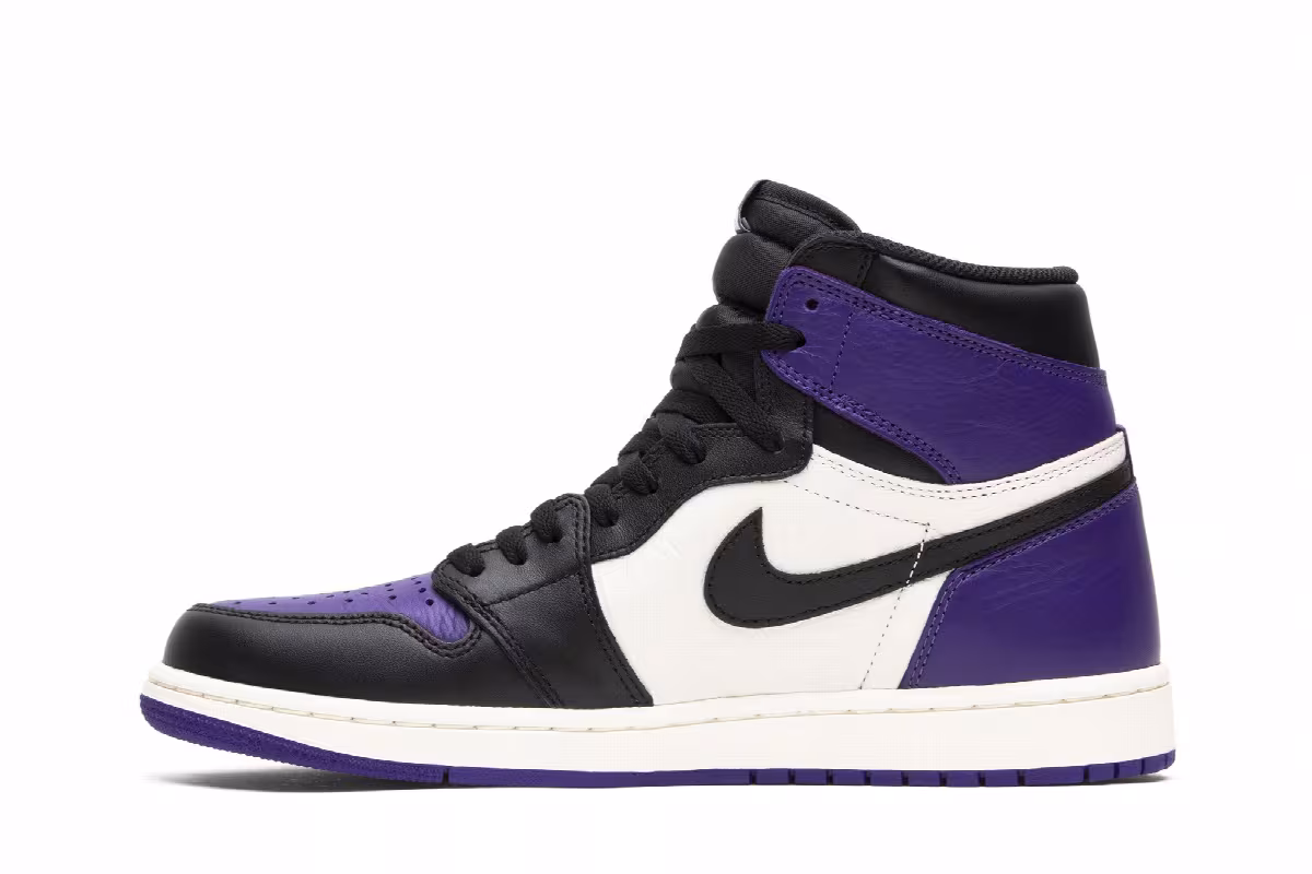 Air Jordan 1 High OG Court Purple, view 4