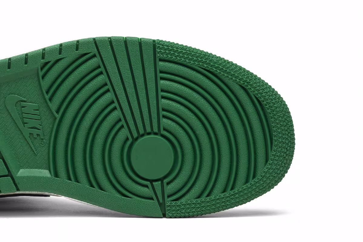 Air Jordan 1 Mid Pine Green, view 6