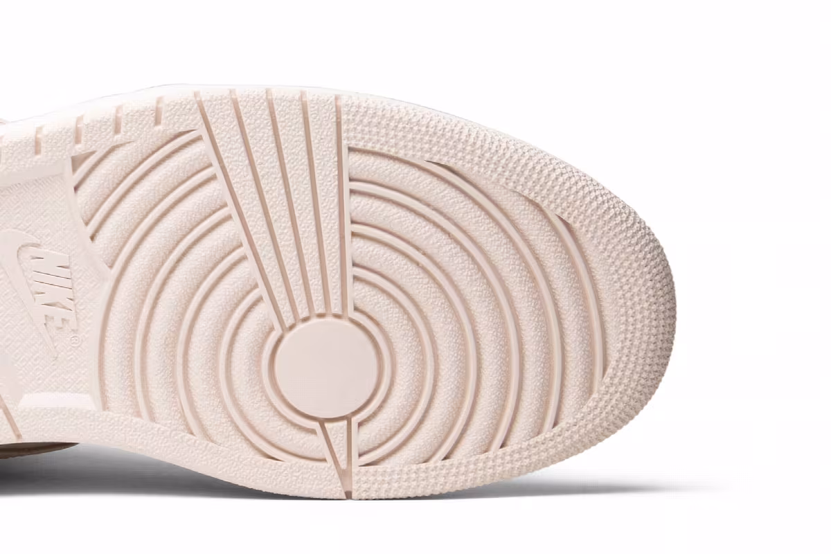 Air Jordan 1 High OG Guava Ice, view 6