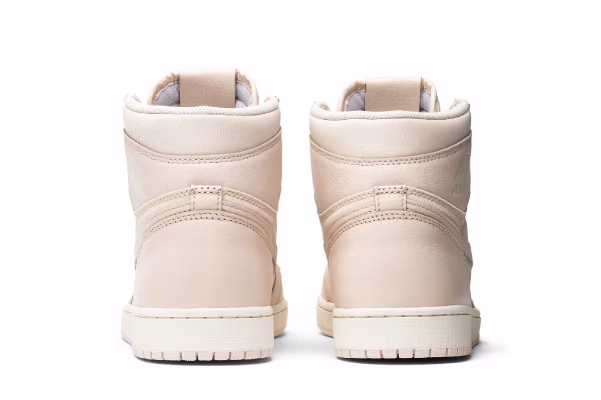 Air Jordan 1 High OG Guava Ice, view 7