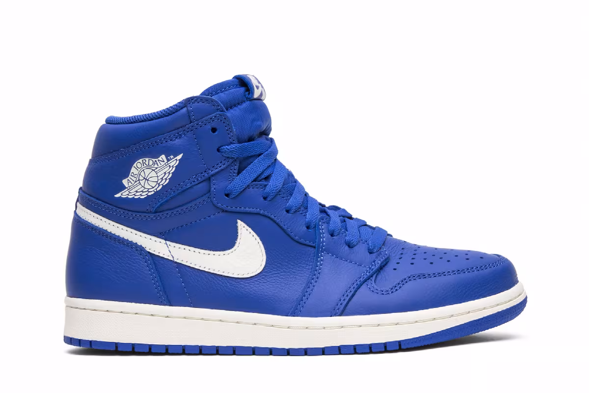 Air Jordan 1 High OG Hyper Royal, view 2