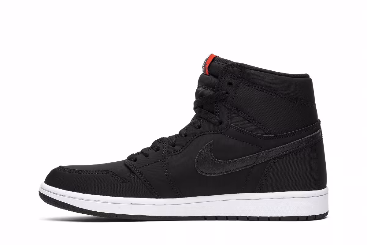 Paris Saint-Germain x Air Jordan 1 High OG Paris Saint-Germain, view 4