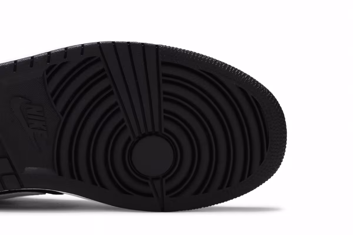 Air Jordan 1 Mid Tuxedo, view 6
